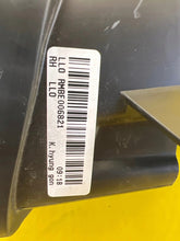 Laden Sie das Bild in den Galerie-Viewer, Frontscheinwerfer Ssangyong Korando 8310237201 LED Rechts Scheinwerfer Headlight SCH2401390135om