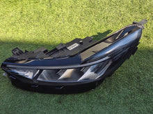 Laden Sie das Bild in den Galerie-Viewer, Frontscheinwerfer Ford Kuga PV4B-13E015-CE Links Scheinwerfer Headlight SCH2418471977wt
