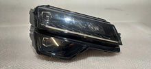 Load image into Gallery viewer, Frontscheinwerfer Skoda Karoq 57B941016D LED Rechts Scheinwerfer Headlight SCH2422680221ra