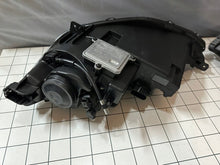 Laden Sie das Bild in den Galerie-Viewer, Frontscheinwerfer Tesla Model S 6006911-00-C 1012224-00-C LED Ein Satz Headlight SCH2426315545ov