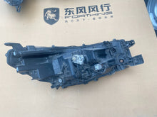 Laden Sie das Bild in den Galerie-Viewer, Frontscheinwerfer Toyota Hilux VIII 923363030A LED Links Scheinwerfer Headlight SCH2428348811dv