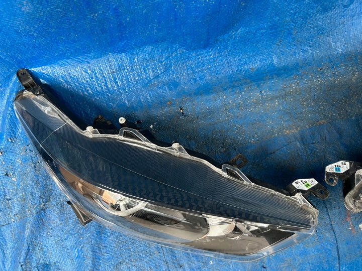 Frontscheinwerfer Toyota Yaris 0138622 Ein Satz Scheinwerfer Headlight SCH2433760702ji