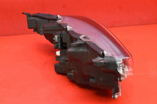Laden Sie das Bild in den Galerie-Viewer, Frontscheinwerfer Toyota IV Yaris M-1111472-52-333 Links Scheinwerfer Headlight SCH2443323211wk