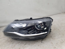 Laden Sie das Bild in den Galerie-Viewer, Frontscheinwerfer Skoda Rapid 5JB941015C Links Scheinwerfer Headlight SCH2449753532mt