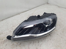 Laden Sie das Bild in den Galerie-Viewer, Frontscheinwerfer Skoda Rapid 5JB941015C Links Scheinwerfer Headlight SCH2449753532mt