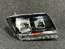 Load image into Gallery viewer, Frontscheinwerfer VW Crafter 7C1941006A Rechts Scheinwerfer Headlight SCH2458732326qj