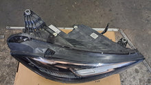 Laden Sie das Bild in den Galerie-Viewer, Frontscheinwerfer Mercedes-Benz Cls A2579066602 Rechts Scheinwerfer Headlight SCH2469992535yh