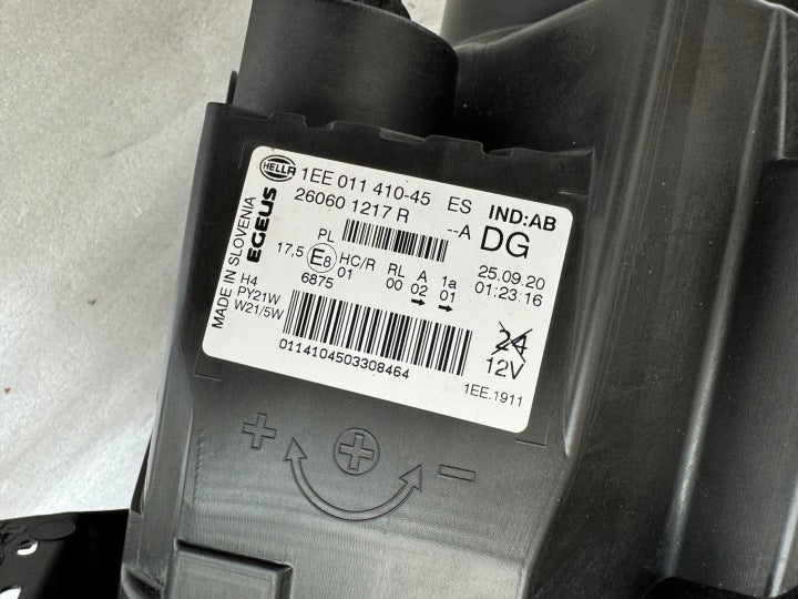 Frontscheinwerfer Renault Trafic III 260601217R Rechts Scheinwerfer Headlight SCH2471073303uj