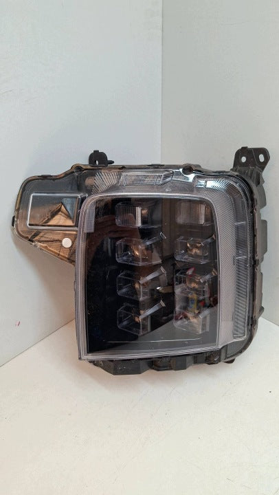 Frontscheinwerfer Hyundai Staria 92101CG200 Links Scheinwerfer Headlight SCH2479208208ll