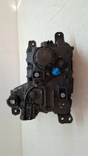 Laden Sie das Bild in den Galerie-Viewer, Frontscheinwerfer Hyundai Staria 92101CG200 Links Scheinwerfer Headlight SCH2479208208ll