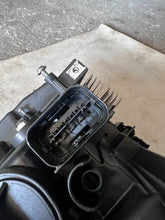 Laden Sie das Bild in den Galerie-Viewer, Frontscheinwerfer BMW 5 F11 7203251-19 Links Scheinwerfer Headlight SCH2479855416du