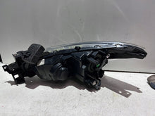 Laden Sie das Bild in den Galerie-Viewer, Frontscheinwerfer Mazda 3 BHR151030 Rechts Scheinwerfer Headlight SCH2492702985iy