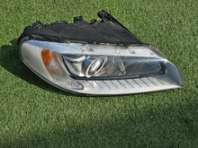 Laden Sie das Bild in den Galerie-Viewer, Frontscheinwerfer Volvo V70 S80 31420014 Xenon Rechts Scheinwerfer Headlight SCH2505376904yp