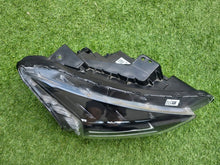 Load image into Gallery viewer, Frontscheinwerfer Hyundai Bayon 92102 Q0600 LED Rechts Scheinwerfer Headlight SCH2515753760pf