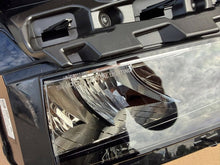 Laden Sie das Bild in den Galerie-Viewer, Frontscheinwerfer Skoda 5LB941010 Rechts Scheinwerfer Headlight SCH2519466020ha