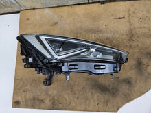Load image into Gallery viewer, Frontscheinwerfer Seat Tarraco 5FJ941007J 5FB941008F LED Ein Satz Headlight SCH2529335230xj