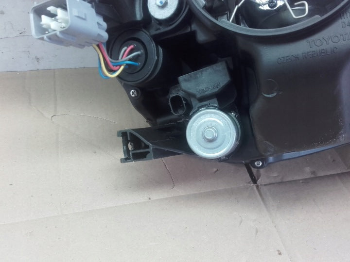 Frontscheinwerfer Toyota Avensis 10100-17687 Links Scheinwerfer Headlight SCH2533532558ff