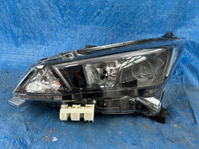 Laden Sie das Bild in den Galerie-Viewer, Frontscheinwerfer Nissan Leaf 26060-5SH0A Links Scheinwerfer Headlight SCH2538611969my