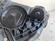 Laden Sie das Bild in den Galerie-Viewer, Frontscheinwerfer Mercedes-Benz W206 A2069060803 LED Rechts Headlight SCH2559142685mw