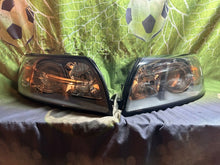 Laden Sie das Bild in den Galerie-Viewer, Frontscheinwerfer Volvo S40 V50 30698885 30698886 Ein Satz Headlight SCH2560879033tn