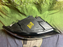 Laden Sie das Bild in den Galerie-Viewer, Frontscheinwerfer Volvo S40 V50 30698885 30698886 Ein Satz Headlight SCH2560879033tn