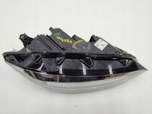 Laden Sie das Bild in den Galerie-Viewer, Frontscheinwerfer VW Touran 5TB941082D Rechts Scheinwerfer Headlight SCH2570539171qe