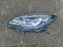 Load image into Gallery viewer, Frontscheinwerfer Opel Meriva 13372317 Links Scheinwerfer Headlight SCH2572077326av