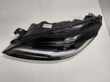 Laden Sie das Bild in den Galerie-Viewer, Frontscheinwerfer Tesla Model 3 1760888-00-E Full LED Links Headlight SCH2572532134ju