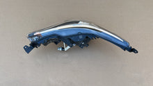Laden Sie das Bild in den Galerie-Viewer, Frontscheinwerfer Toyota Avensis 81130-05420 LED Rechts Scheinwerfer Headlight SCH2578140994ih