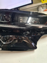 Load image into Gallery viewer, Frontscheinwerfer Skoda Karoq 57B941036 LED Rechts Scheinwerfer Headlight SCH2579990607aq