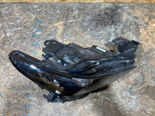 Laden Sie das Bild in den Galerie-Viewer, Frontscheinwerfer Mazda 3 Bp BCJH-51030 Rechts Scheinwerfer Headlight SCH2584287476ys