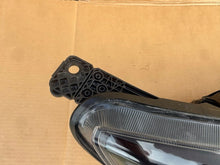 Load image into Gallery viewer, Frontscheinwerfer Ford Focus JX7B13W029CE Rechts Scheinwerfer Headlight SCH2592261566ac