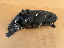 Load image into Gallery viewer, Frontscheinwerfer Ford Focus JX7B13W029CE Rechts Scheinwerfer Headlight SCH2592261566ac