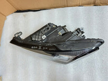 Laden Sie das Bild in den Galerie-Viewer, Frontscheinwerfer Seat Leon 5FB941005D Links Scheinwerfer Headlight SCH2609572611cj