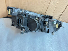 Laden Sie das Bild in den Galerie-Viewer, Frontscheinwerfer Seat Leon 5FB941005D Links Scheinwerfer Headlight SCH2609572611cj