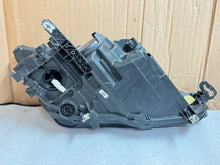 Laden Sie das Bild in den Galerie-Viewer, Frontscheinwerfer Seat Leon 5FB941005D Links Scheinwerfer Headlight SCH2609572611cj