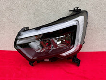Laden Sie das Bild in den Galerie-Viewer, Frontscheinwerfer Renault Master I 260607867 Links Scheinwerfer Headlight SCH2621531297me
