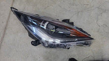 Laden Sie das Bild in den Galerie-Viewer, Frontscheinwerfer Toyota Aygo 811300H131 Ein Stück (Rechts oder Links) Headlight SCH2627488933al