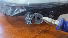 Laden Sie das Bild in den Galerie-Viewer, Frontscheinwerfer Toyota Aygo 811300H131 Ein Stück (Rechts oder Links) Headlight SCH2627488933al