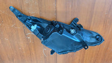 Laden Sie das Bild in den Galerie-Viewer, Frontscheinwerfer Toyota Aygo 811300H131 Ein Stück (Rechts oder Links) Headlight SCH2627488933al