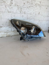 Load image into Gallery viewer, Frontscheinwerfer Opel Astra H 5DF008704 Xenon Rechts Scheinwerfer Headlight SCH2634873524bx