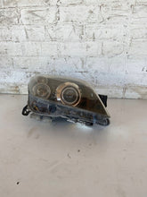 Load image into Gallery viewer, Frontscheinwerfer Opel Astra H 5DF008704 Xenon Rechts Scheinwerfer Headlight SCH2634873524bx