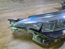 Laden Sie das Bild in den Galerie-Viewer, Frontscheinwerfer Toyota Chr 81150-F4180-00 Links Scheinwerfer Headlight SCH2642517099fu