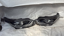 Load image into Gallery viewer, Frontscheinwerfer Kia Ceed J79211-11010 Links Scheinwerfer Headlight SCH2647578323ss