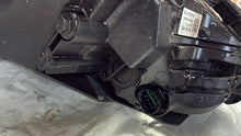 Load image into Gallery viewer, Frontscheinwerfer Kia Ceed J79211-11010 Links Scheinwerfer Headlight SCH2647578323ss