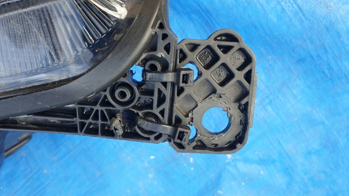 Frontscheinwerfer Ford Focus MX7B-13E014-EB Rechts Scheinwerfer Headlight SCH2651188261vo
