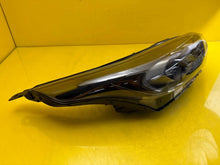 Load image into Gallery viewer, Frontscheinwerfer Kia Ceed 92102-J7500 LED Rechts Scheinwerfer Headlight SCH2665574500ev