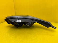Load image into Gallery viewer, Frontscheinwerfer Kia Ceed 92102-J7500 LED Rechts Scheinwerfer Headlight SCH2665574500ev