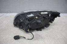 Laden Sie das Bild in den Galerie-Viewer, Frontscheinwerfer Volvo V60 I S60 31420262 Rechts Scheinwerfer Headlight SCH2666904418kl