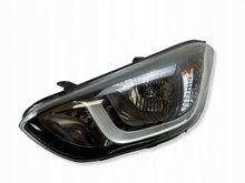 Load image into Gallery viewer, Frontscheinwerfer Hyundai I20 921014P500 Links Scheinwerfer Headlight SCH2687423071fp